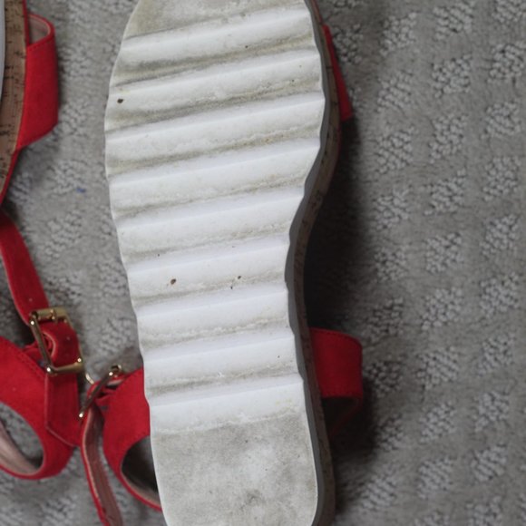 Steve Madden "Sabrina" Size 7.5M Red Suede Platform Sandals - Picture 7 of 7